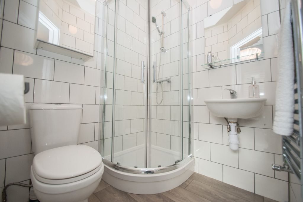 Property photo 3 of 18 3021682