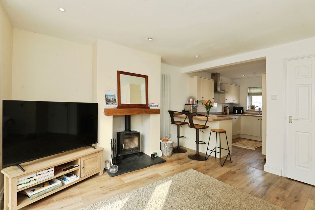 Property photo 2 of 19 Pbox-Img.Jpg