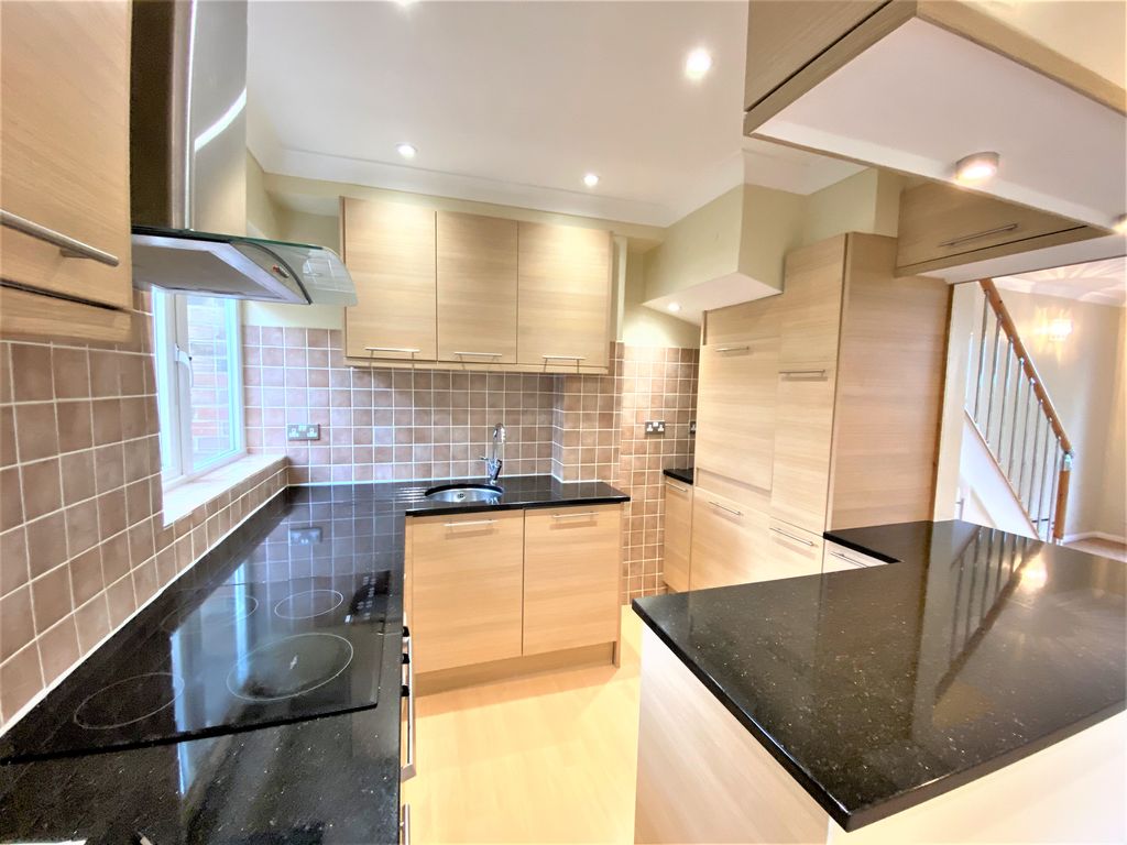 Property photo 3 of 16 Photo 04