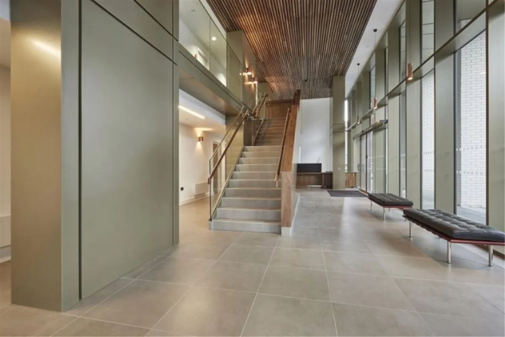 Property photo 2 of 16 (Main)