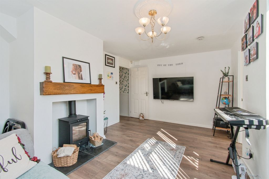 Property photo 2 of 14