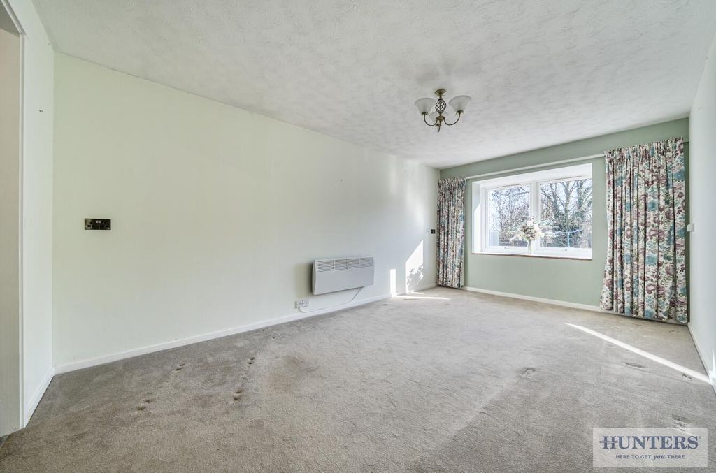 Property photo 2 of 14 Lounge