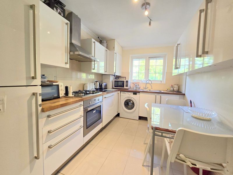 Additional image 5 of 2 bed flat for sale7 The Avenue, Hatch End HA5