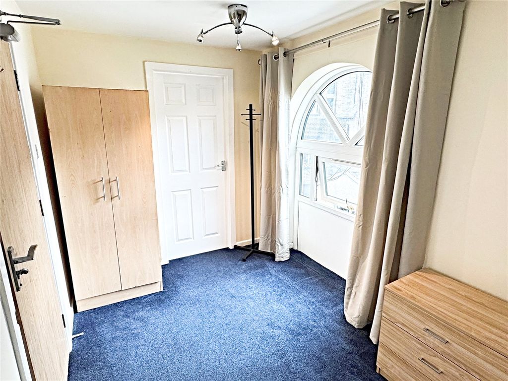 Property photo 1 of 10 Picture No. 21
