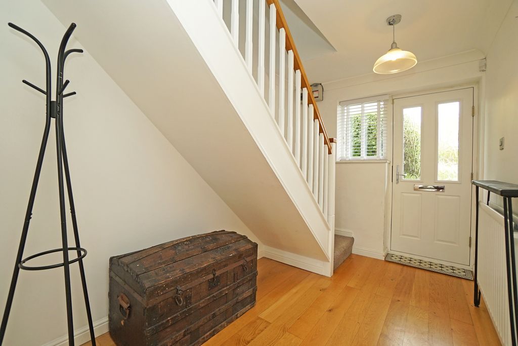 Property photo 2 of 33