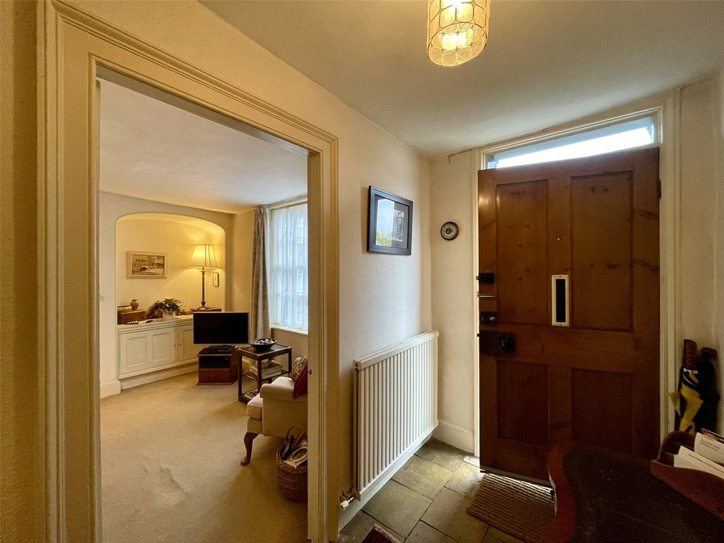 Property photo 2 of 39 Picture No. 12