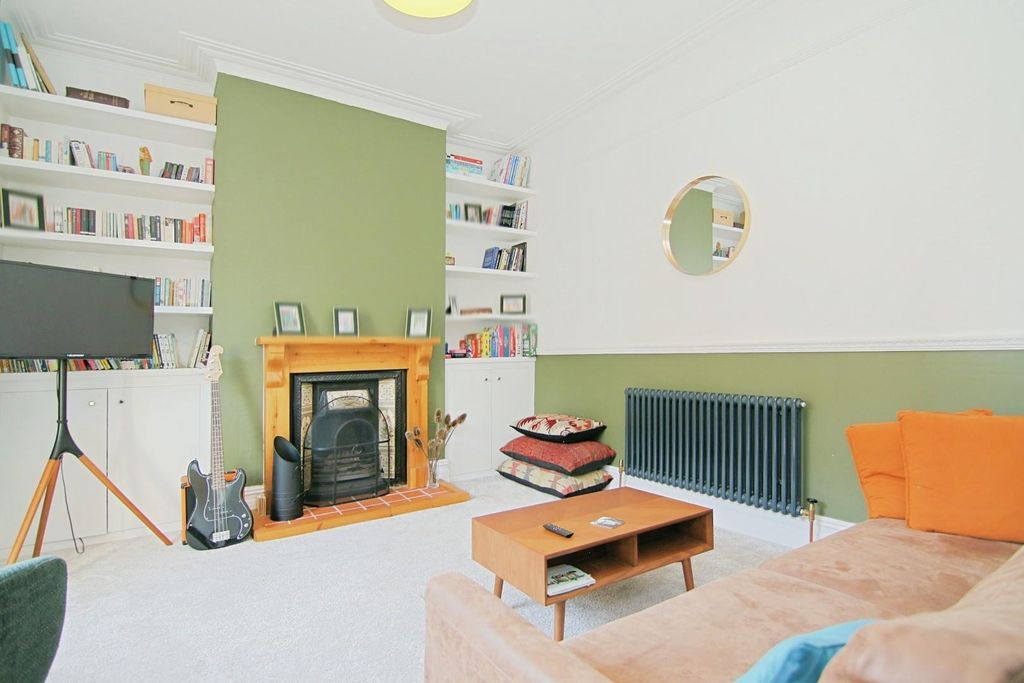 Property photo 2 of 16 Living Room