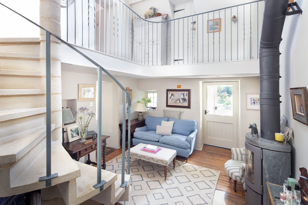 Property photo 2 of 12