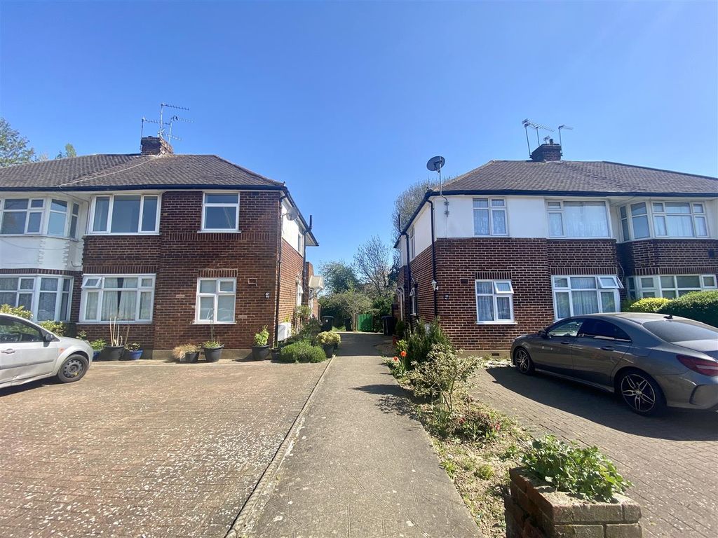 Property photo 1 of 8 Front