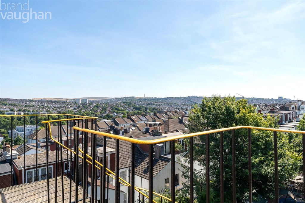 Property photo 3 of 9 View