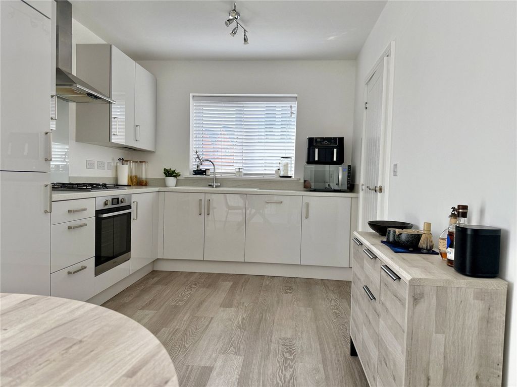 Property photo 2 of 29 Picture No. 60