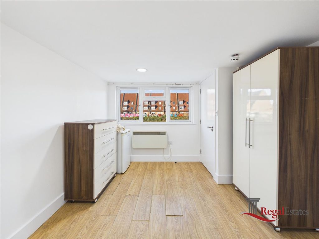 Property photo 3 of 5 Cam02489G0-Pr0264-Still003.Jpg