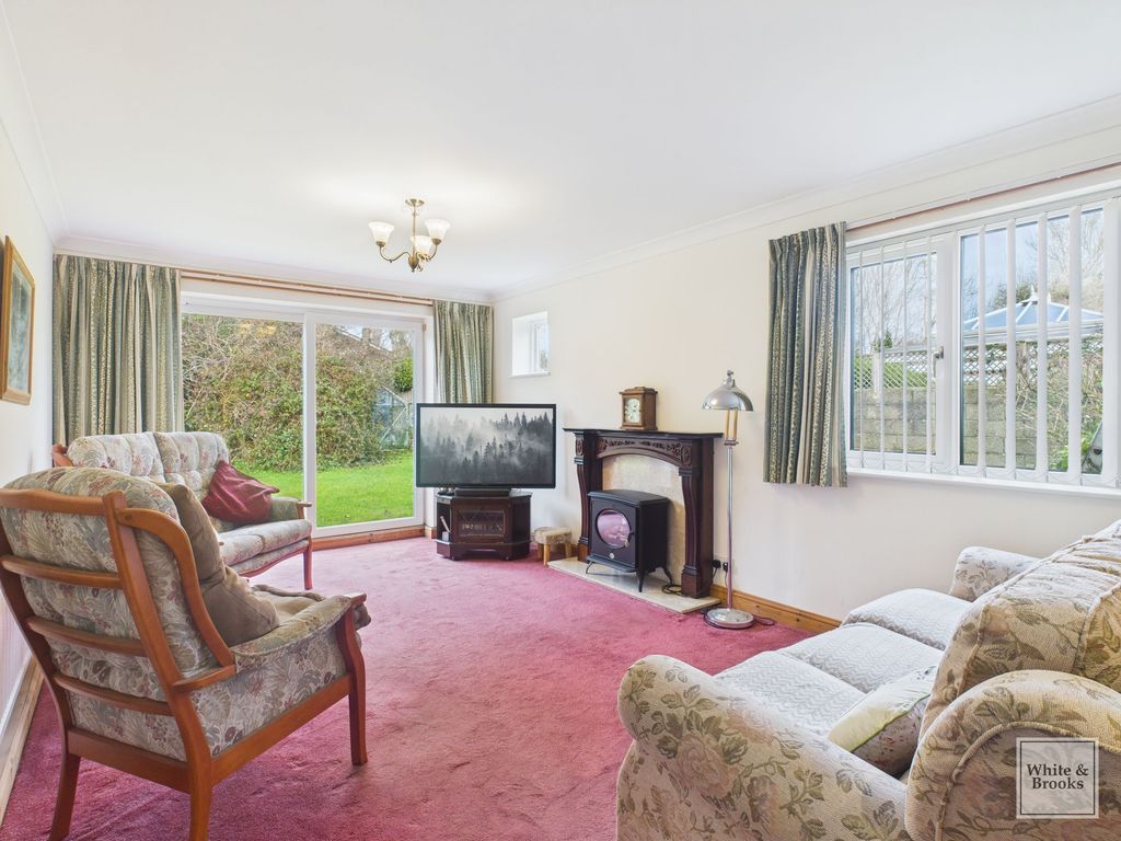 Property photo 2 of 19 Living Room