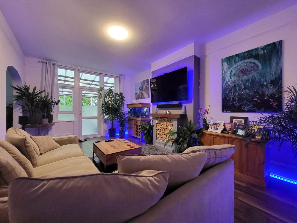 Property photo 2 of 12 Living Room
