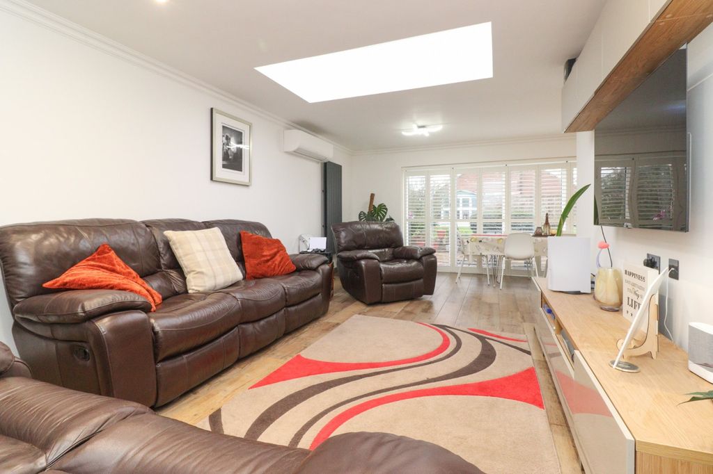 Property photo 2 of 14 Picture 2