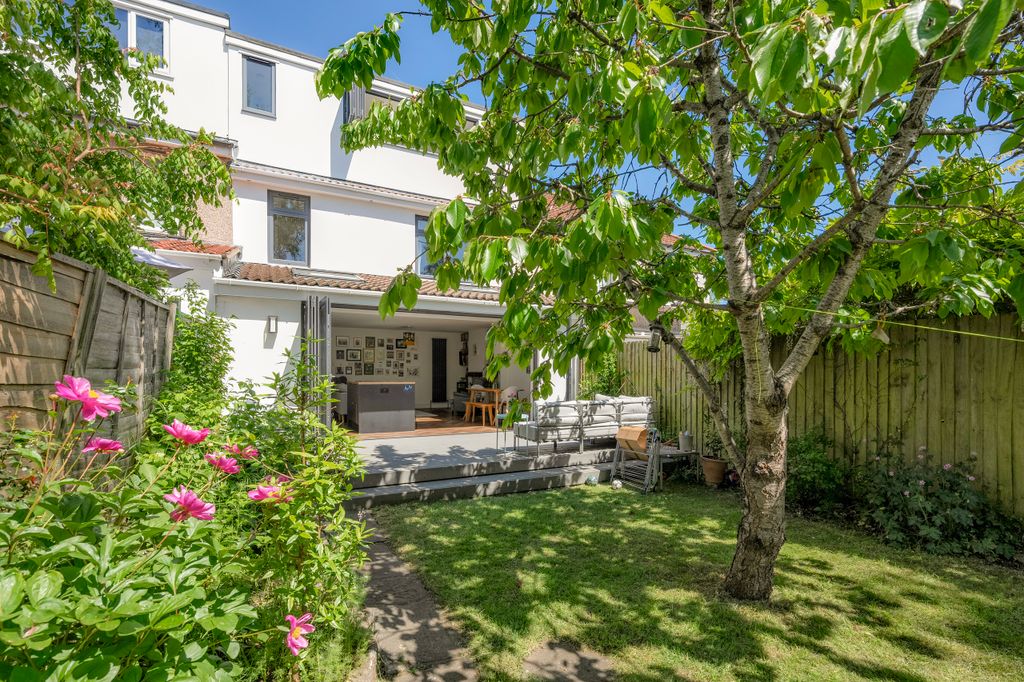 Property photo 3 of 29 Dsc07633