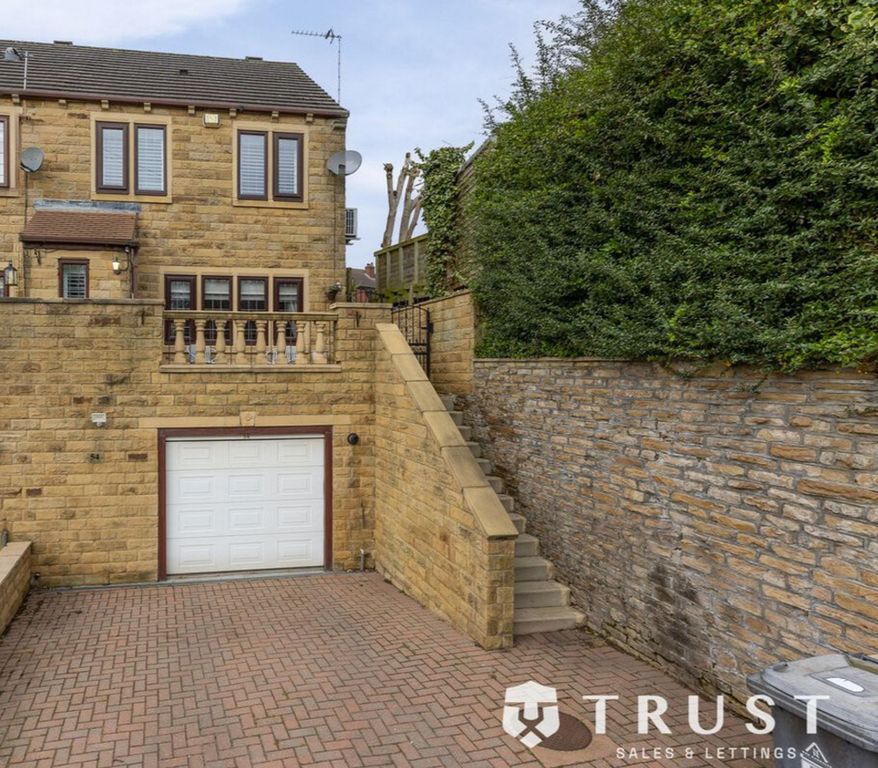 Property photo 1 of 37