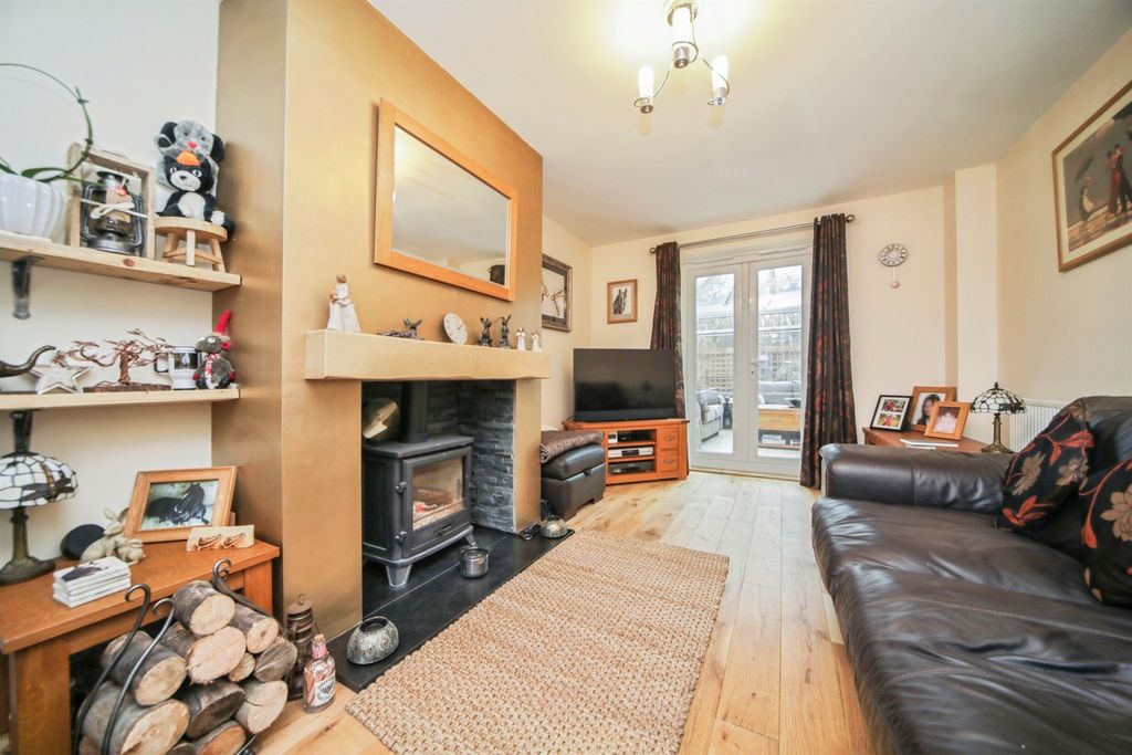 Property photo 3 of 19