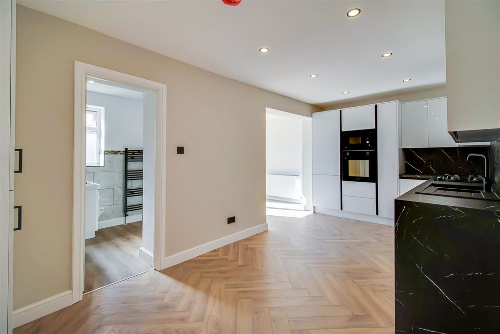 Property photo 3 of 13 Kitchen