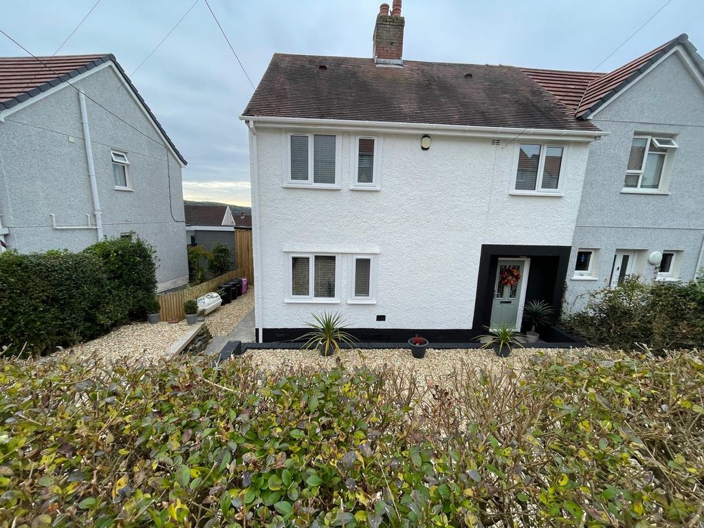 Property photo 3 of 33