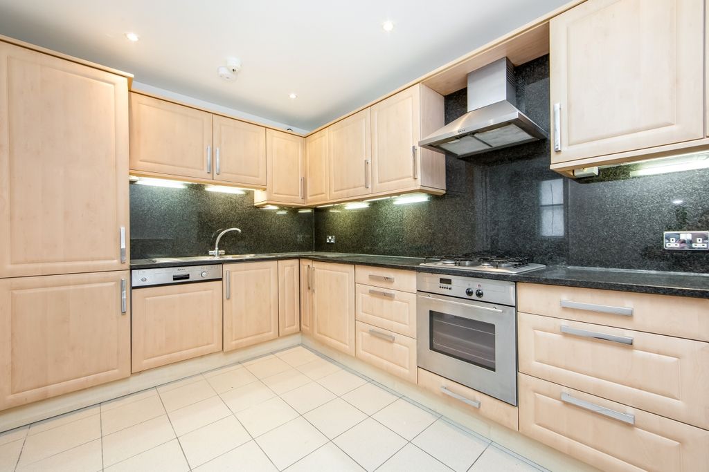 Property photo 2 of 8