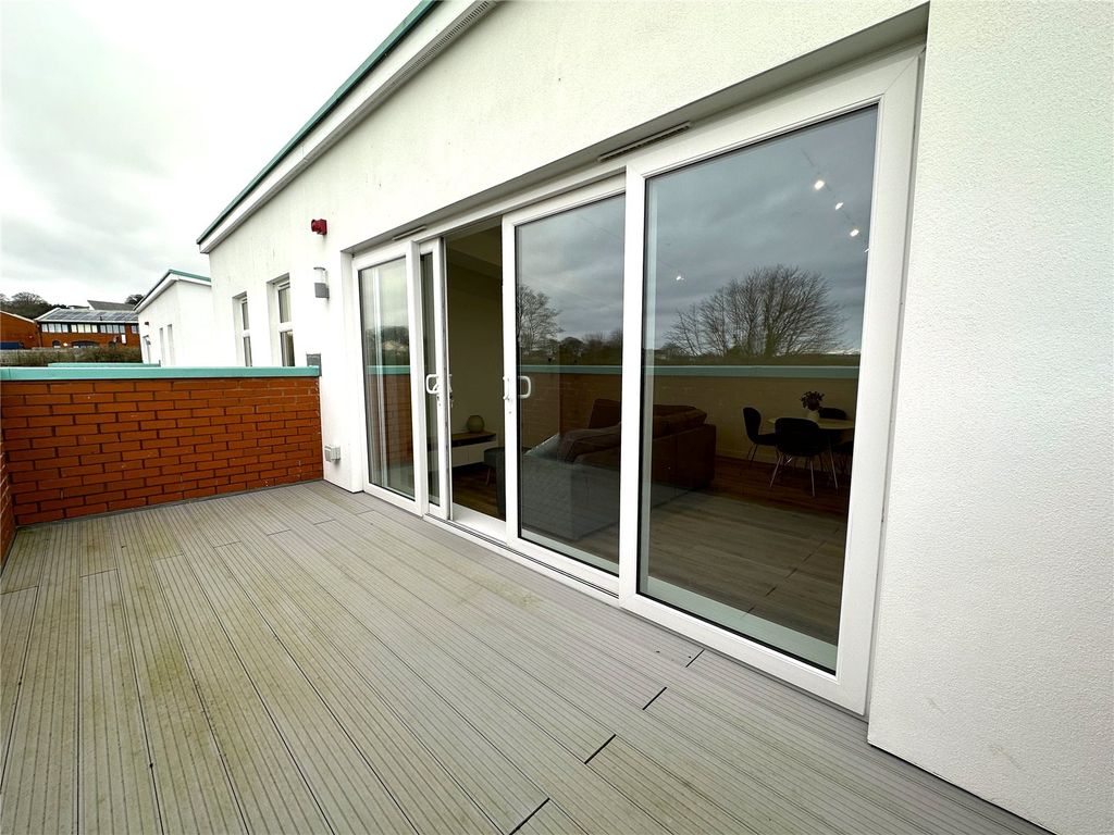 Property photo 2 of 33 Picture No. 42