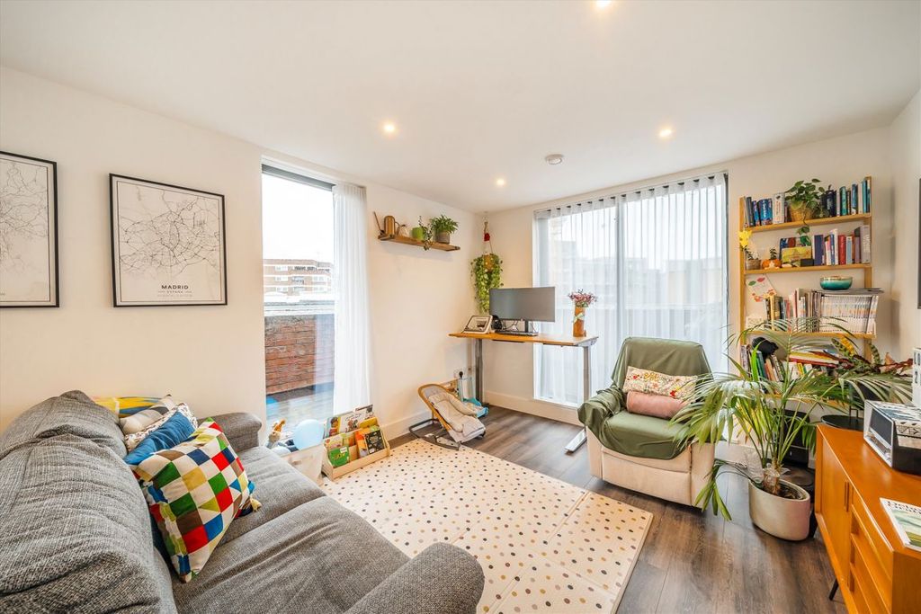 Property photo 2 of 7