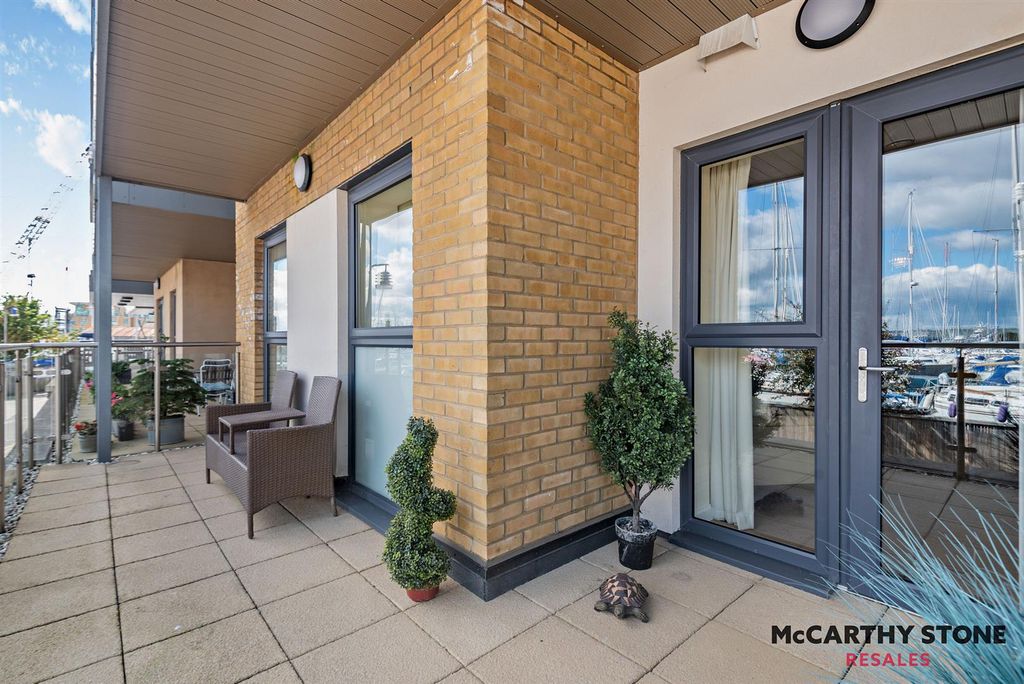 Property photo 1 of 29 8604273-Exterior03-800.Jpg