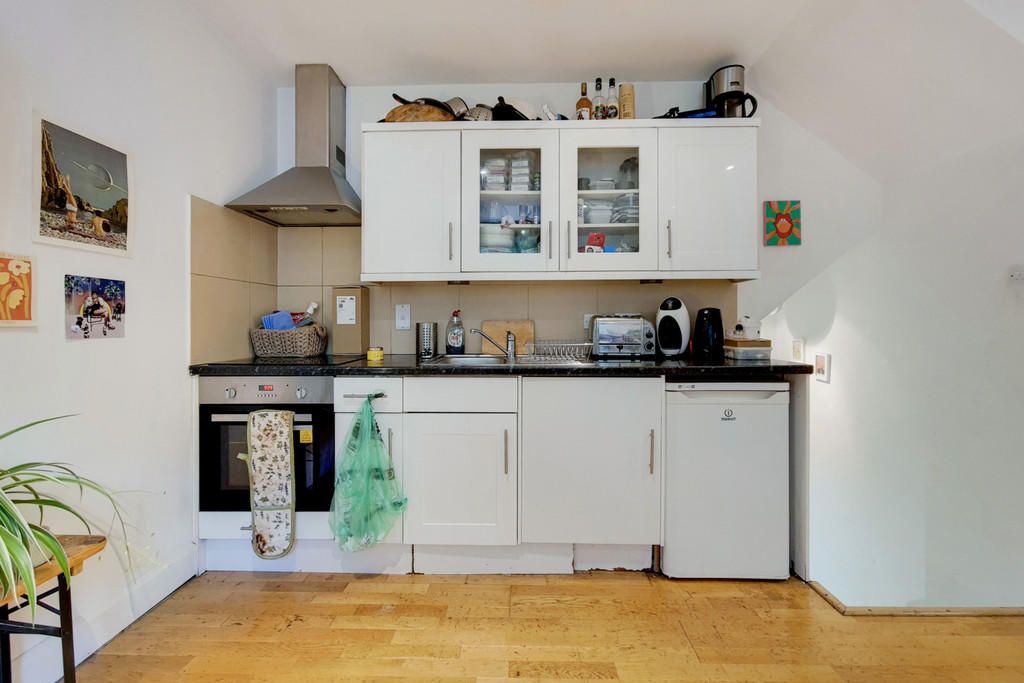 Property photo 3 of 10 Photo 2