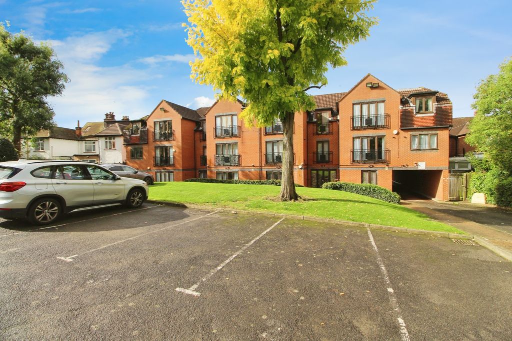 Property photo 1 of 13 Two Bedroom 1st Floor Flat