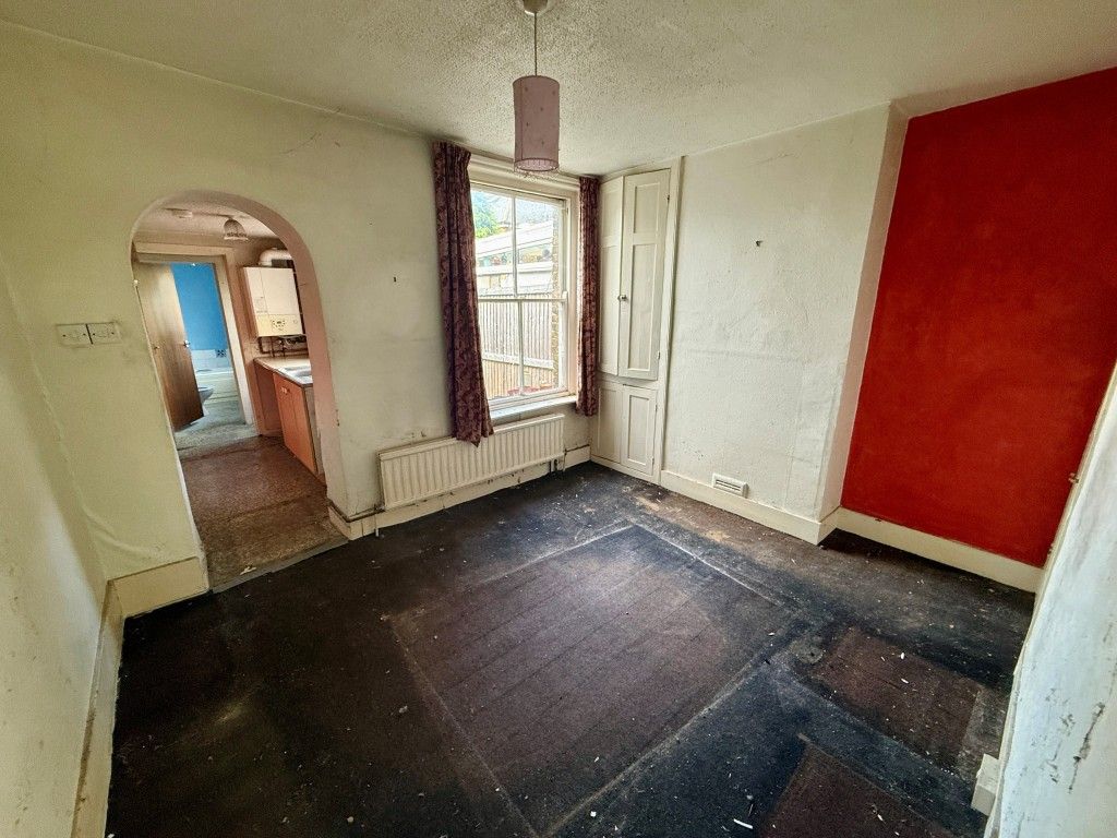 Property photo 3 of 8 Dining Room