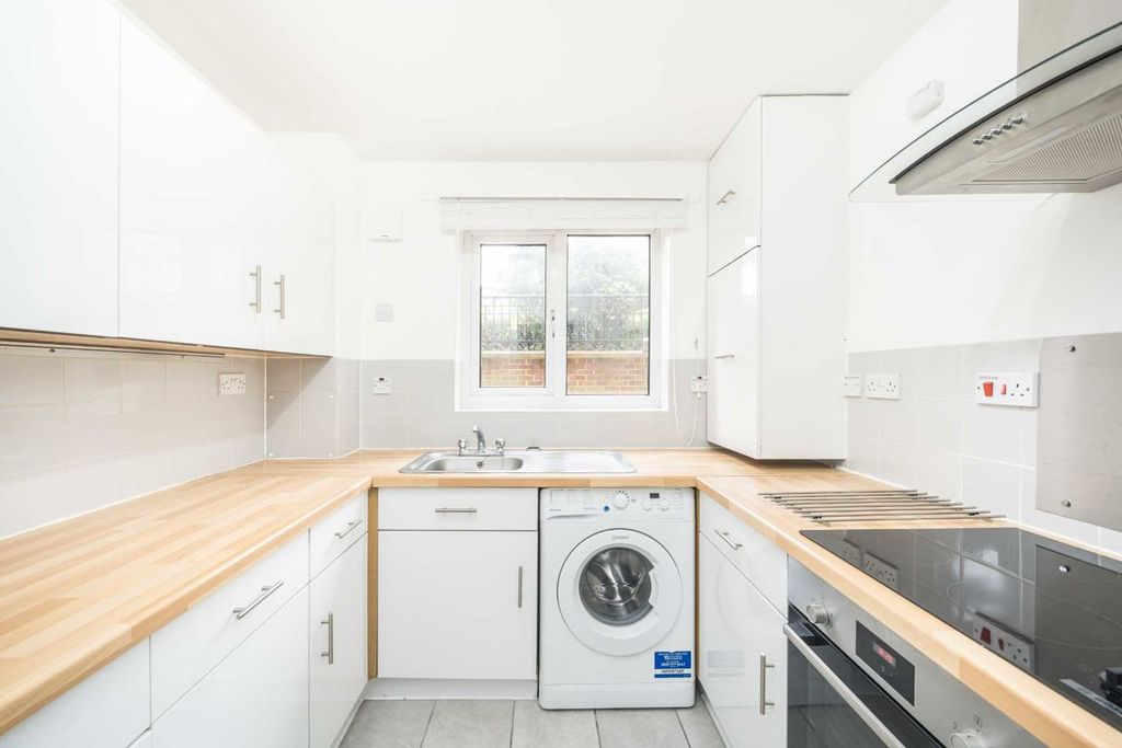 Property photo 3 of 5