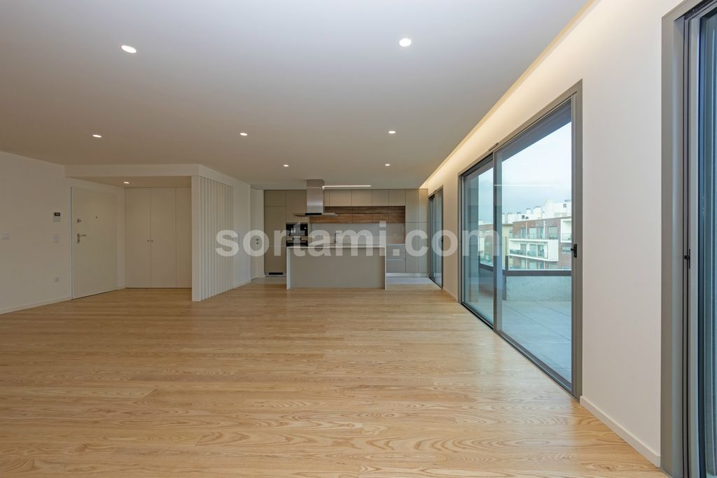 Property photo 1 of 48