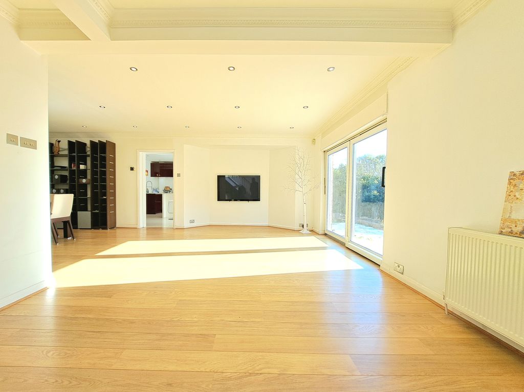Property photo 3 of 22