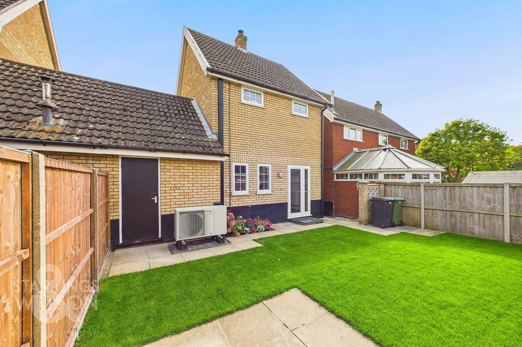 Property photo 2 of 14