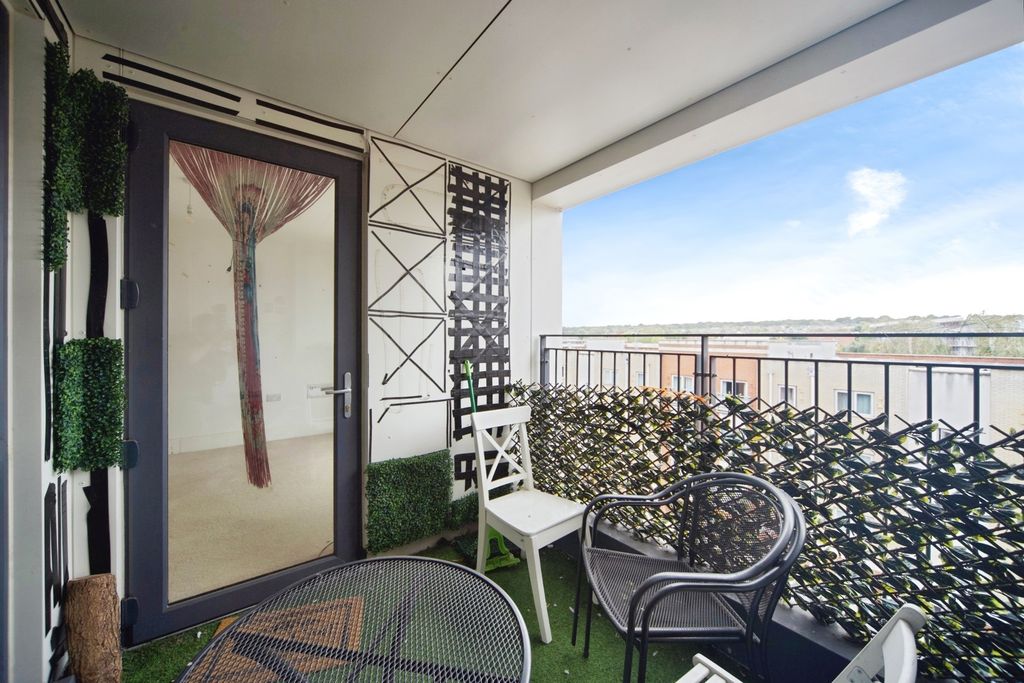 Property photo 1 of 9 Photo