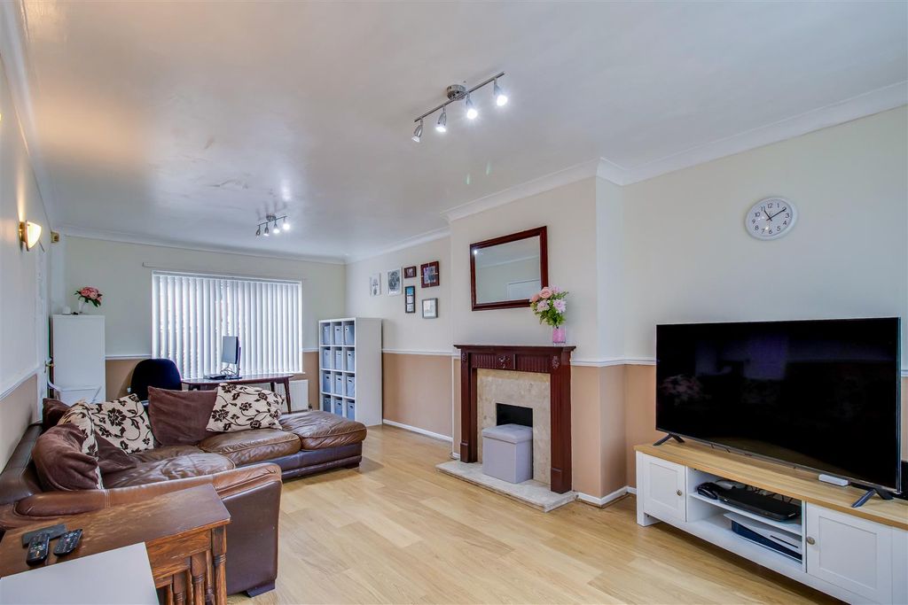 Property photo 2 of 12 Living Room