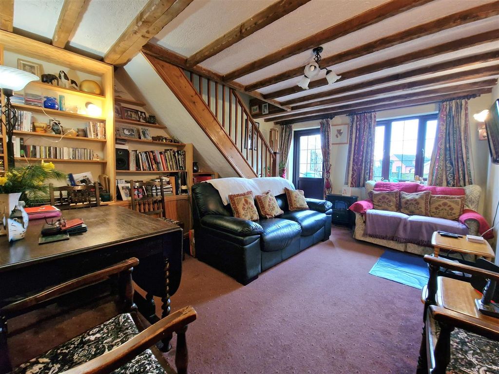 Property photo 2 of 13