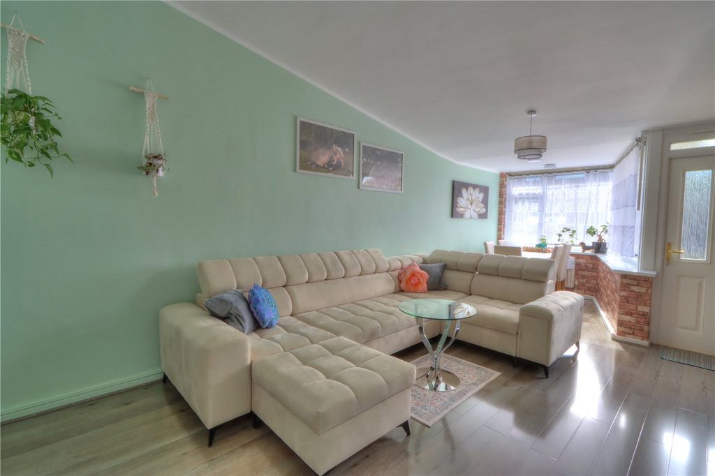 Property photo 3 of 11 Picture No. 18