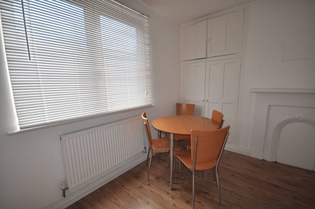 Property photo 3 of 6 Picture No. 06