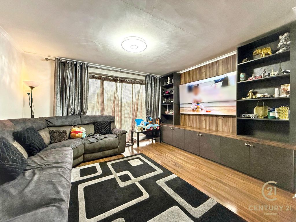 Property photo 3 of 13