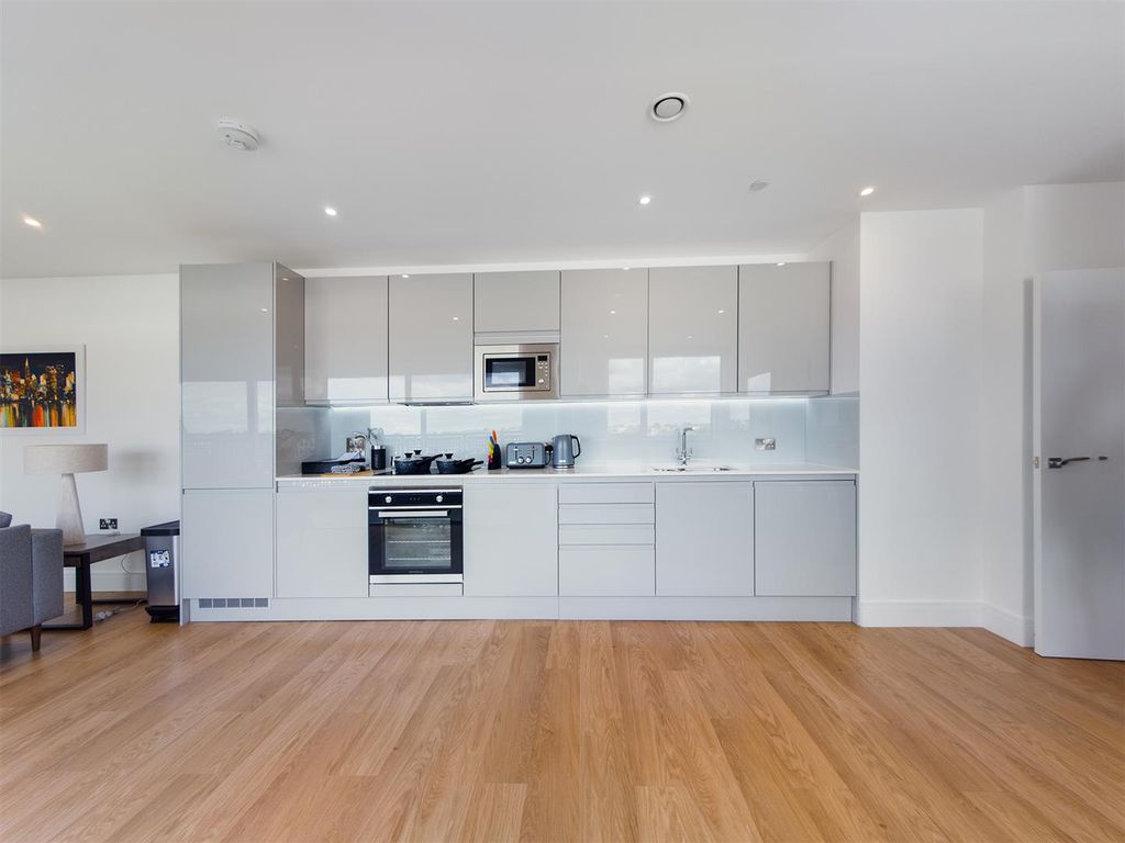 Property photo 3 of 14 Cam01030G0-Pr0010-Still004.Jpg