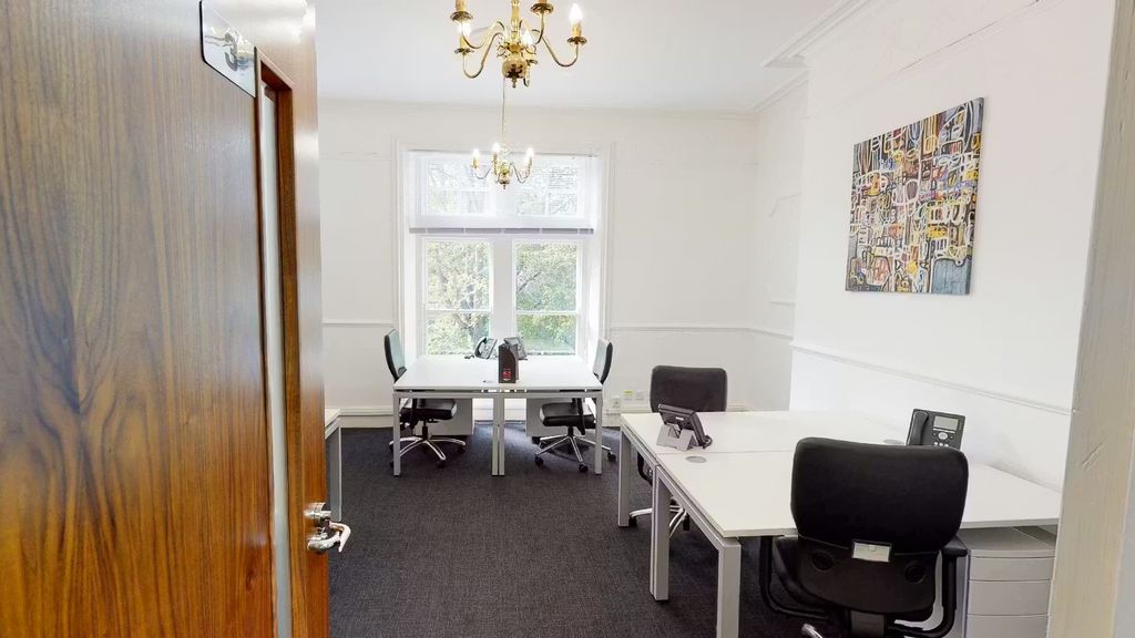 Property photo 3 of 7 Office