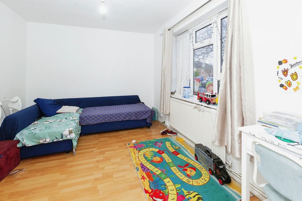 Property photo 3 of 14