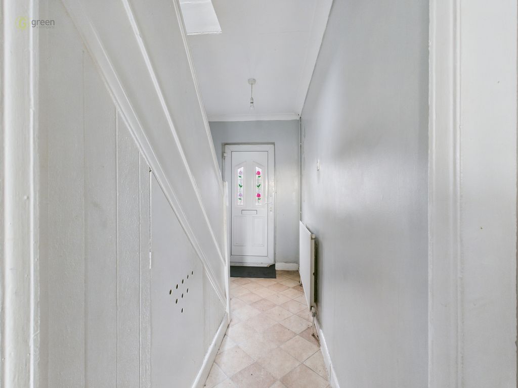 Property photo 2 of 27