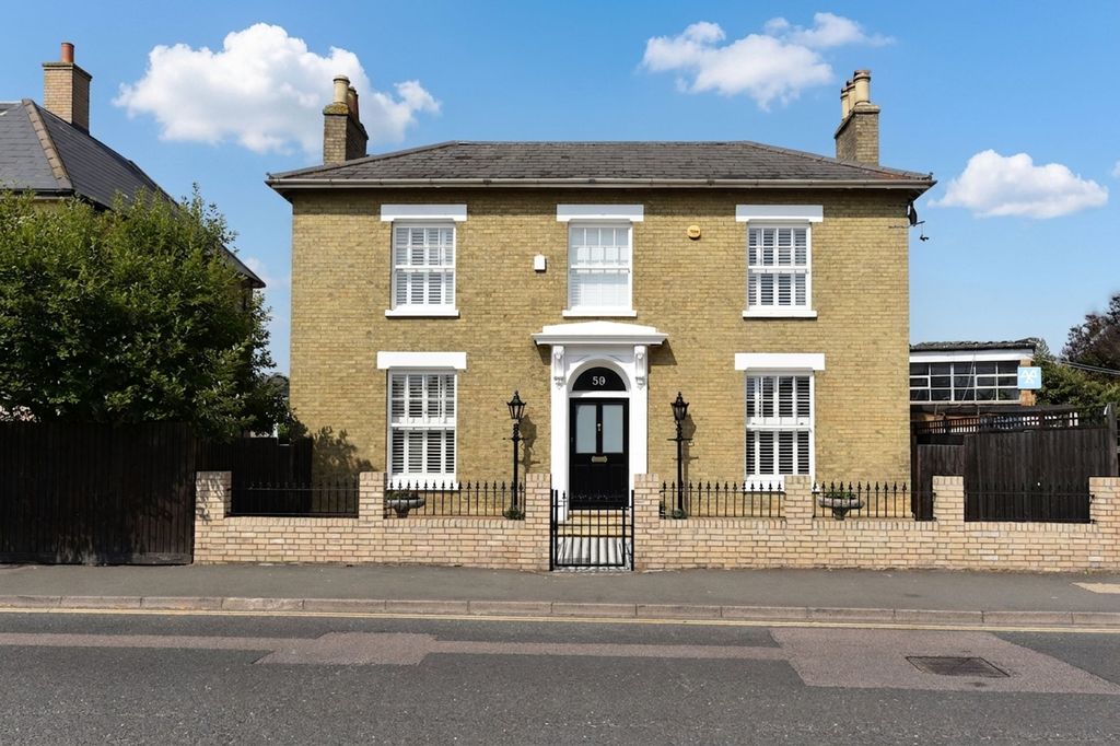 Property photo 1 of 32