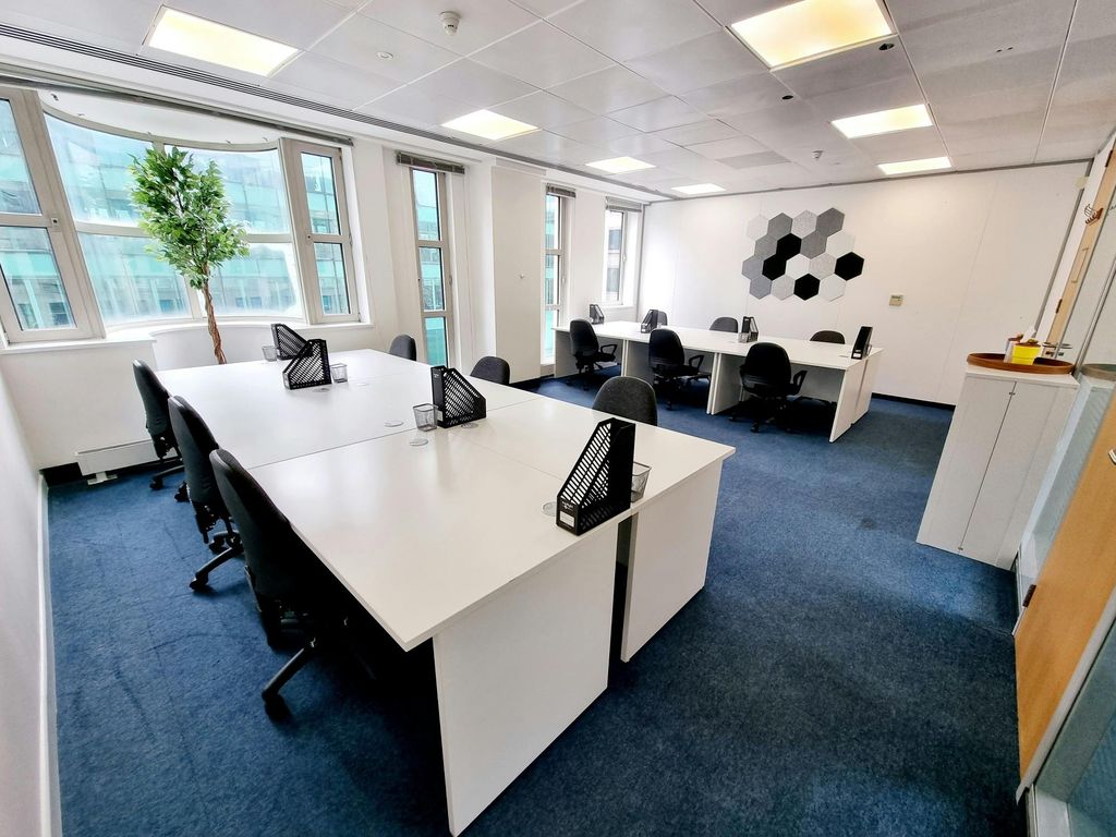 Property photo 2 of 8 Dowgate Hill House 2.Jpg