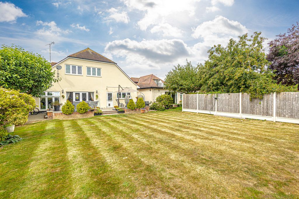 Property photo 2 of 46