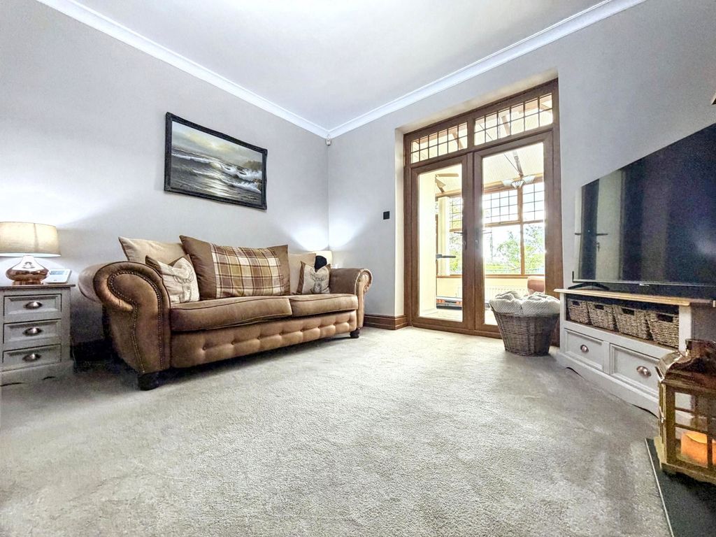 Property photo 2 of 28