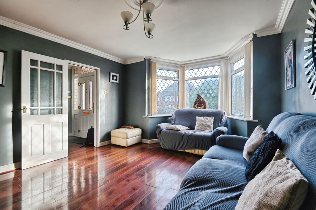 Property photo 3 of 15